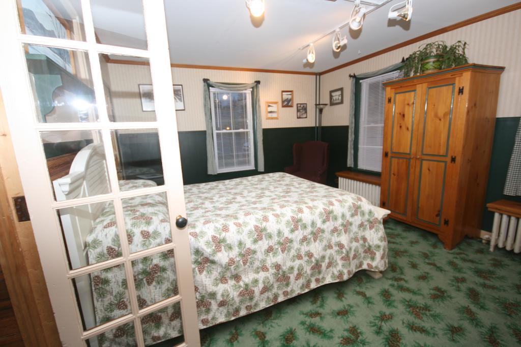 Spruce Lodge Bed And Breakfast Lake Placid Room photo